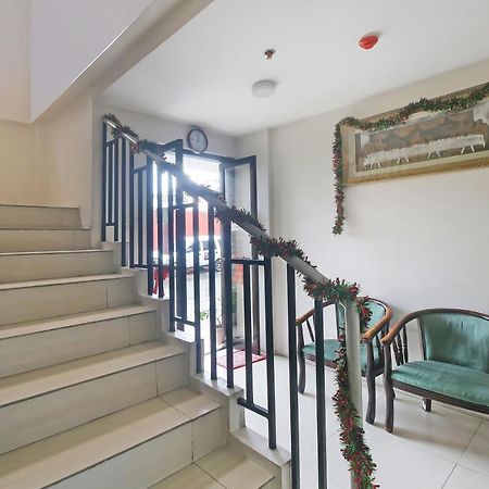Oyo 896 Silverio Suites Manila Zewnętrze zdjęcie