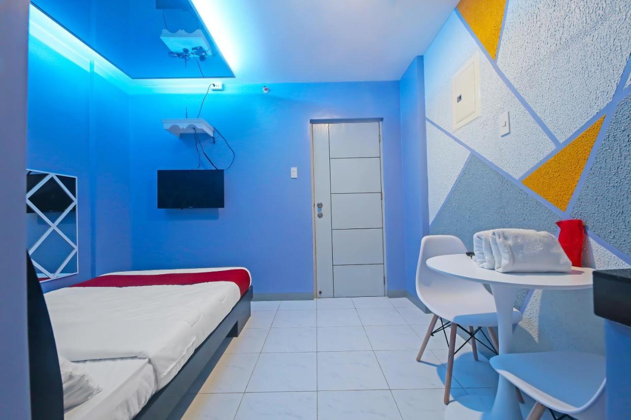 Oyo 896 Silverio Suites Manila Zewnętrze zdjęcie