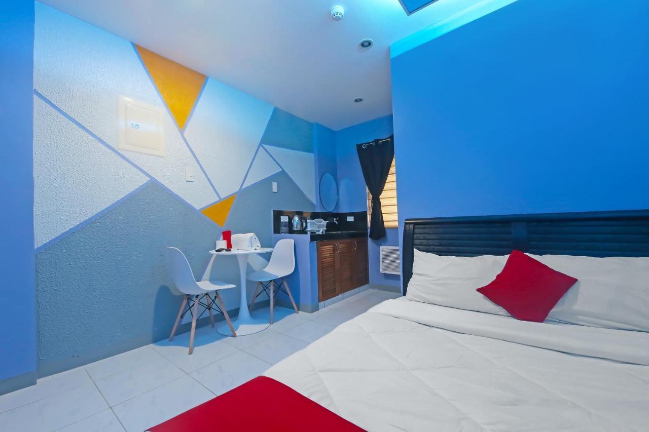 Oyo 896 Silverio Suites Manila Zewnętrze zdjęcie