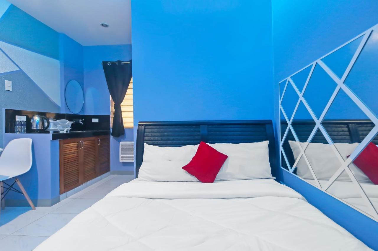 Oyo 896 Silverio Suites Manila Zewnętrze zdjęcie
